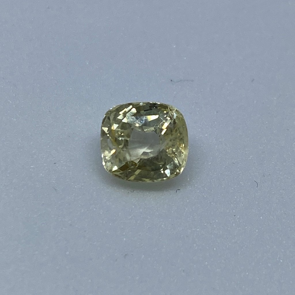 3.30ct square yellow yellow-sapphire-pukhraj