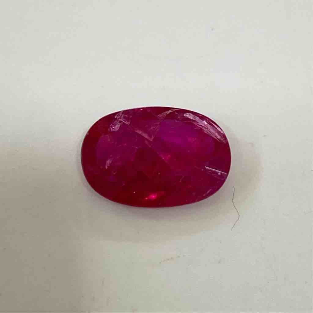 4.65ct oval red ruby-manek