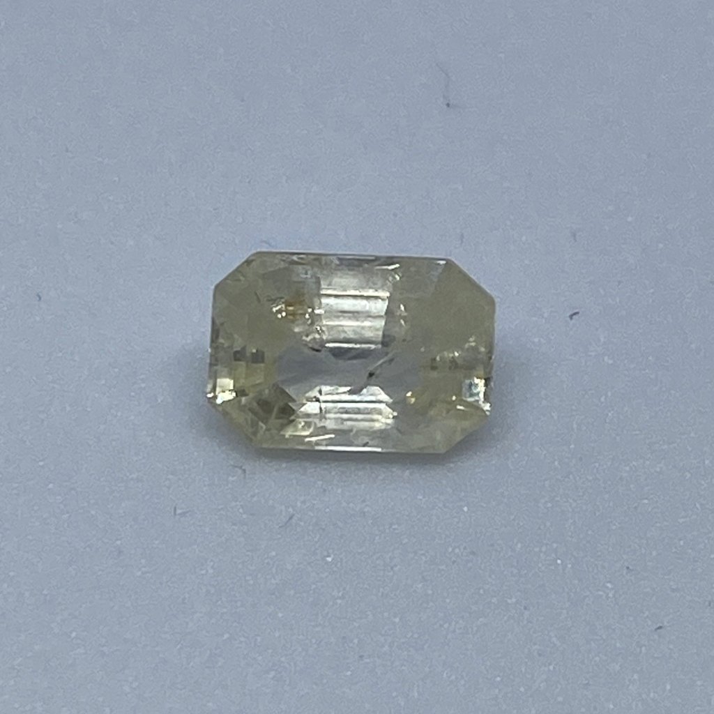 2.91ct octagonal yellow yellow-sapphire-pukhraj